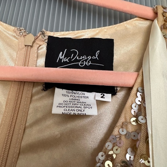 (341) ❤️ BNWT MAC DUGGAL LONG SEQUIN GOWN #5213 SHIMMERING GOLD - Picture 6 of 11